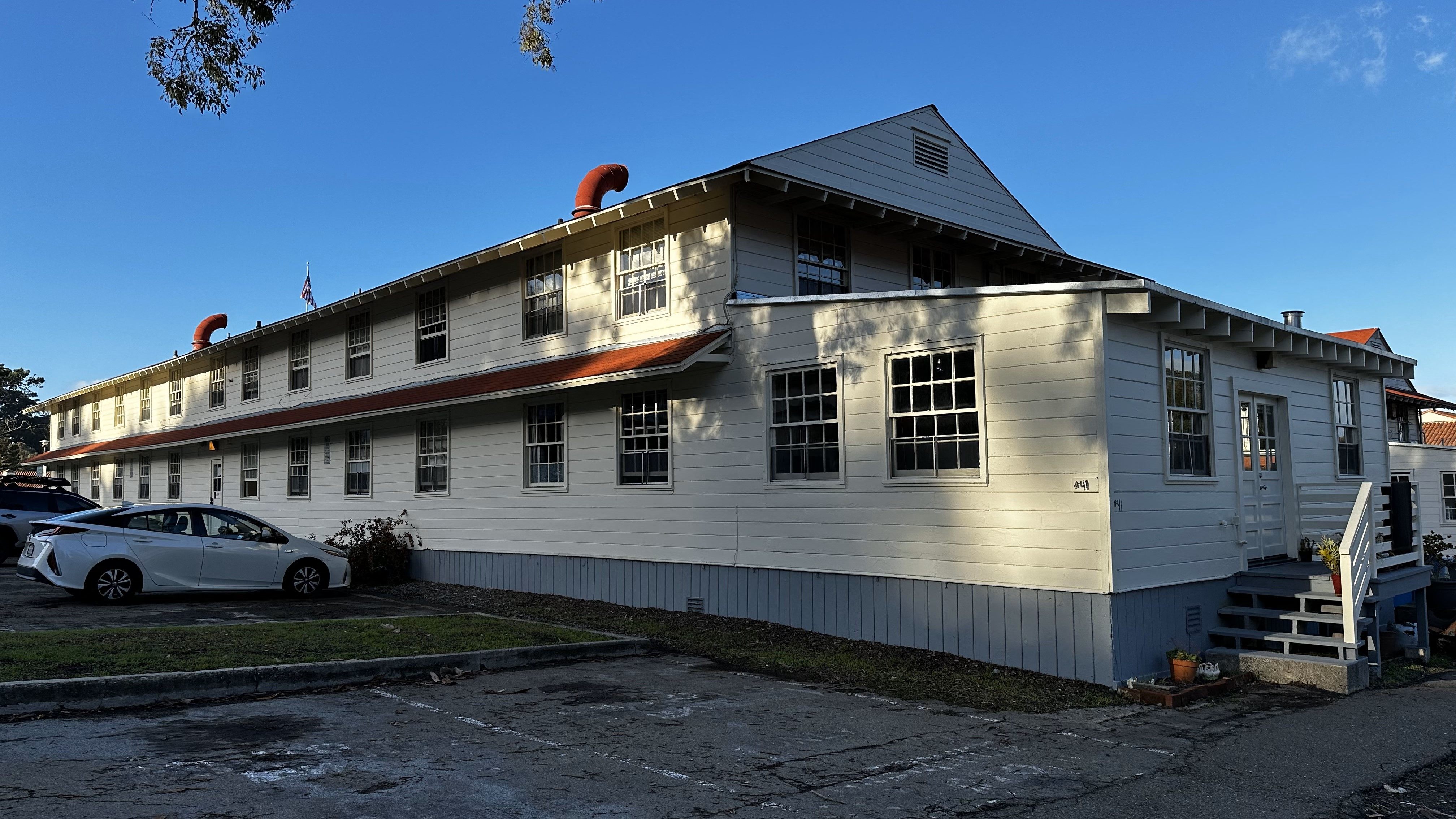 Moraga Avenue photo 2